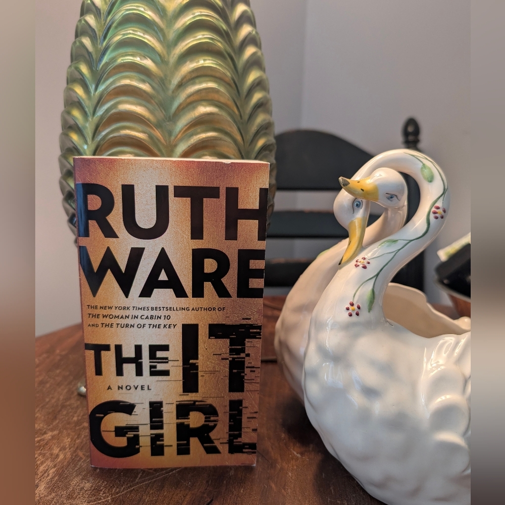 Ruth Ware 'The It Girl' Paperback Book